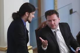 Radek vondráček z hlavního města vzkázal: Tenhle Mejdan Byl Moc I Na Forejta Vondracka Peskuje Za Krepceni Ve Snemovne Blesk Cz
