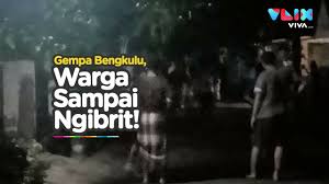 Gempa bengkulu bermagnitudo 5,7 merupakan gempa susulan dari dua gempa utama berkekuatan magnitudo 6,6 dan 6,7 pada 19 agustus lalu. Gempa Terus Guncang Bengkulu Warga Panik Sampai Ambil Langkah Seribu Youtube