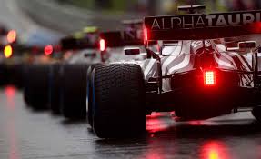 Wir verraten ihnen, wo und wie sie den großen preis der steiermark live. Formel 1 Gp Steiermark Startaufstellung Heisser Regentanz Zur Pole Position Am Spielberg