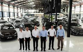 Nak beli yang baru agak mahal, jadi memang trend orang kita akan beli kereta luar yang selalunya diimport dari negara matahari terbit ni. Mercedes Benz Malaysia Hap Seng Star Lancar Pusat Kereta Terpakai Yang Bertauliah Terbesar Di Kinrara Paultan Org