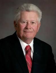 Evelyn Maxfield's Instagram, Twitter & Facebook