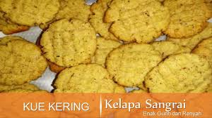Salah satu kue kering yang bisa kamu coba di rumah adalah kue kelapa kering. Resep Kue Kering Kelapa Sangrai Enak Gurih Renyah Youtube