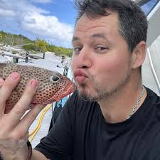 How can you tell a wahoo from a barracuda?