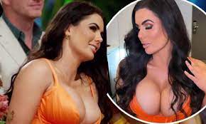 MAFS wedding guest tries to upstage the bride by showing off her enormous  cleavage | Daily Mail Online