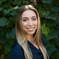 Stephanie Estell's Instagram, Twitter & Facebook