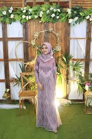 Sehingga tidak akan puas dengan satu model pakaian saja. Ide Dress Hijab Elegan Untuk Ibu Menyusui Pakaian Pesta Model Pakaian Wanita Model Baju Wanita