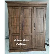 Profil tinggi dan desain raknya sangat cocok untuk kamar anda. Lemari Pakaian 3 Pintu Kayu Jati Minimalis Lemari Baju Kayu Modern Lemari Pakaian Kayu Kekinian Shopee Indonesia