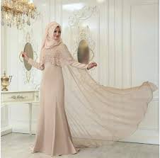 Kina Gecesi Icin Farkli Stil Ve Zevklere Uygun Yeni Sezon Tesettur Abiye Ve Elbise Modelleri Kina Gecesine Ozel The Dress Aksamustu Giysileri Elbise Modelleri