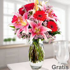 Du möchtest bequem einen blumenstrauß verschicken?das geht einfach mit blumenshop.de! Blumenstrauss Karat Mit Vase Blumen Online Verschicken Auf Floraprima De