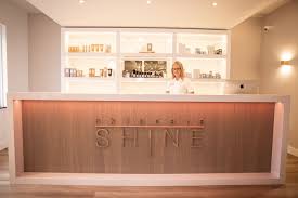 shine skincare entree balie beautysalon schoonheidssalon interieur schoonheidssalon huidverstrakking