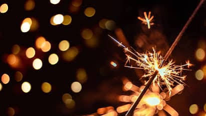 Firecracker rules : মাত্র ২ ঘণ্টা! কালীপুজো-ছটপুজোর বাজি পোড়ানোর সময় বাঁধল সরকার, ফানুসে নতুন নিয়ম | Kali Puja Diwali Chhath Puja Firecracker Guidelines Time 2 Hours Fanus New Rules ...