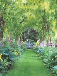 Nancy Lancaster Haute And Humble English Garden Design British Garden Beautiful Gardens