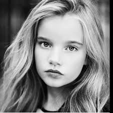 lorraine preston (@Lorrandco)