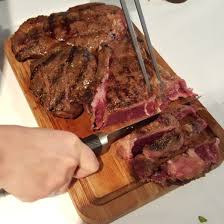 La Cote De Boeuf Le Specialiste De La Viande Et Du Bon Vin A Marseille Gourmicom Cote De Boeuf Boeuf Alimentation