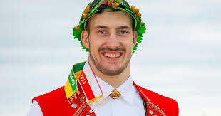 SCHWINGER DES MONATS: Schwinger des Monats April: Ott gewinnt Wahl