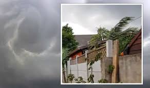 London residents feared 'house would cave in' as tornado tore through streets barking, east london, experienced freak weather last night when what appeared to be a tornado tore through its streets. Xvfjfbacdvzkgm