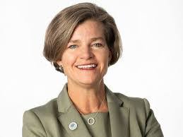 Kristin Hare's Instagram, Twitter & Facebook