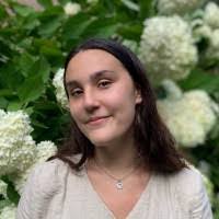 Victoria Mcclure's Instagram, Twitter & Facebook