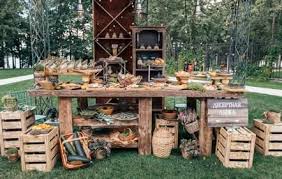 Rustic farmhouse family sign dining room display. 67 New Ideas Wedding Rustic Decoration Buffet Buffet Table Decor Rustic Buffet Tables Wedding Buffet Table