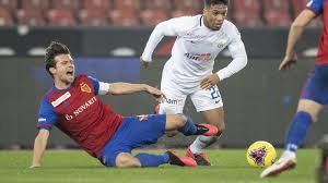 Für beide fussballstadien bewilligte das stimmvolk im hinblick auf die europameisterschaft 2008 einen neubau. Super League Wegen Corona Quarantane Der Fcz Tritt Gegen Basel Und Yb Mit Der U21 An