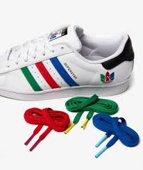 A nerdy catholic schoolgirl, mary katherine gallagher, dreams of superstardom. Buy Now Adidas Superstar Fu9521