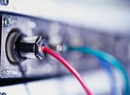 It's white, it's 6mm in diameter, it's very flexible, it uses relatively small 16 gauge conductors, yet fit it to almost any system and you'll be rewarded with deep and clearly defined bass. Do Speaker Cables Make A Difference For Audio Quality