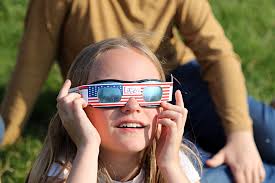 We're getting super excited for our unforgettable, community event:  𝗝𝘂𝗹𝘆 𝟯 𝗙𝗶𝗿𝗲𝘄𝗼𝗿𝗸𝘀 🎉 𝗦𝗽𝗲𝗰𝘁𝗮𝗰𝘂𝗹𝗮𝗿! But, first we'd  like to say a huge THANK YOU to Lacey Collision Center, our amazing  #3DGlasses sponsor.