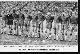 Im allgemeinen wird „meiste kleingeschrieben: Schalke 04 Team Line Up In 1958 Schalke Fussball Bundesliga Schalke 04