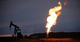 In North Dakota Wasted Natural Gas Flickers Against The Sky The New York Times
