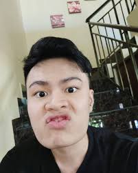 帮我选Whatsapp个人头像: 1️⃣， 2️⃣ 或3️⃣