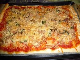 Pizza Au Thon Et Anchois Petites Gourmandises Pizza Thon Recettes De Cuisine Anchois