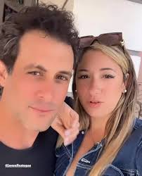 Muchas Felicidades Alexander Abreu! El destacado músico cubano está  cumpliendo años hoy.🥳🎂🎈🎁🎊🎉🍾🌟🎶🇨🇺 Hoy celebramos no solo un año  más de vida, sino también la increíble trayectoria de un músico excepcional  que ha