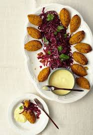 Susslupinennocken Mit Rotkohlsalat Und Orangendip Rezept Rotkohlsalat Essen Und Trinken Essen
