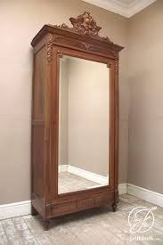 Beli lemari pakaian 1 pintu minimalis dengan harga rp 2200000,00 dari garage sale kemang di bekasi , jawa barat beli pintu lemari hanya di indotrading.com jual beli online dan direktori supplier b2b indotrading Jual Lemari Pakaian Jati French Mewah 1 Pintu Jati Klasik Furniture