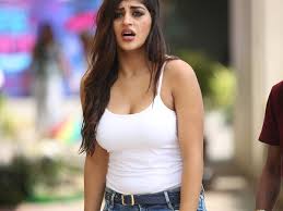 The former 'bigg boss' tamil contestant and a. Yashika Anand Q And A Session Bigg Boss Tamil 2 Beauty Handled These Raunchy Questions Like A Boss Filmibeat