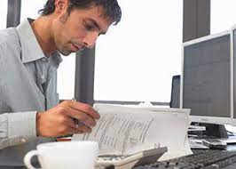 Trebuie sa fiu totusi corecta si sa recunosc ca profesia de economist este una frumoasa si care ofera perspective de a face cariera si de a avea venituri frumoase. Ce Face Un Economist Cele Mai CÄƒutate Profesii