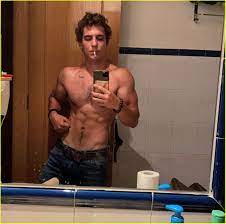 Miguel ángel garcía de la herrán (born 25 april 1996) better known as miguel herrán is a spanish actor. Money Heist S Miguel Herran Aka Rio Is Showing Off A Lot Of Skin On Instagram Photo 4478906 Elite Miguel Herran Money Heist Shirtless Pictures Just Jared