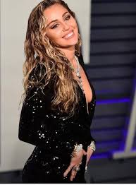 Pin By Olaasz On Miley In 2020 Miley Cyrus Miley Celebs