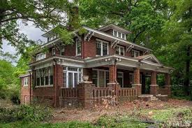 1923 Foursquare In Durham North Carolina In 2020 Craftsman House Durham North Carolina Four Square