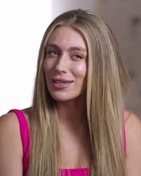 Or dear Veronica, truly should pay attention to your eyes! A music video  with family only, silliness with family only, yes right now its ok because  you are “bonding” with Kim, but