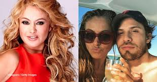 Además reveló cómo surgió su personaje de deyanira rubí. Paulina Rubio Tiene Nuevo Novio Y Es 22 Anos Menor Que Ella Va A Gustarme