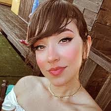 Mayra Diaz's Instagram, Twitter & Facebook