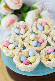 Decadent chocolate cupcakes are topped with fluffy maple frosting to delicious effect. If You Re Looking For A Quick And Easy Easter Dessert Or A Fun Easter Activity To Keep The Kids Busy These Rice Kr Easter Dessert Easter Recipes Easter Cakes