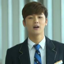 이보나 윤찬영: 파티에서의 갈등과 사랑