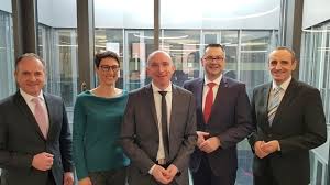 Jubilaum Filialbereichsleiter Jens Fosselmann Seit 25 Jahren Bei Vr Bank Sudpfalz Pfalz Express