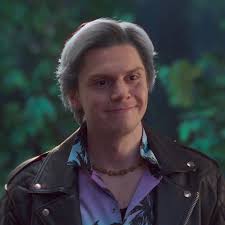 WandaVision' Fans Have Mixed Feelings About That Evan Peters Reveal—But  Some Think There's More to the Story