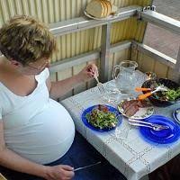 Simak ulasannya di bawah ini. Makanan Yang Boleh Dan Tidak Untuk Ibu Hamil Tiap Trimester