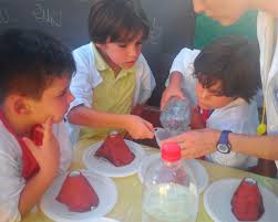 Resultado de imagen para imagenes de niños REALIZANDO EXPERIMENTOS