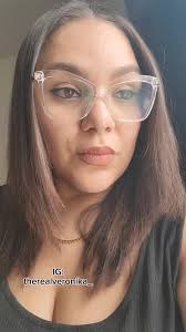 It's just one of those days that Veronika just doesn't have a second  #callcenter #customerservice #boricua #Latina #nuyorican