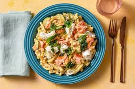 Strozzapreti Mit Pulled Lachs Rezept Hellofresh Rezept Rezepte Lachs Rezept Lebensmittel Essen